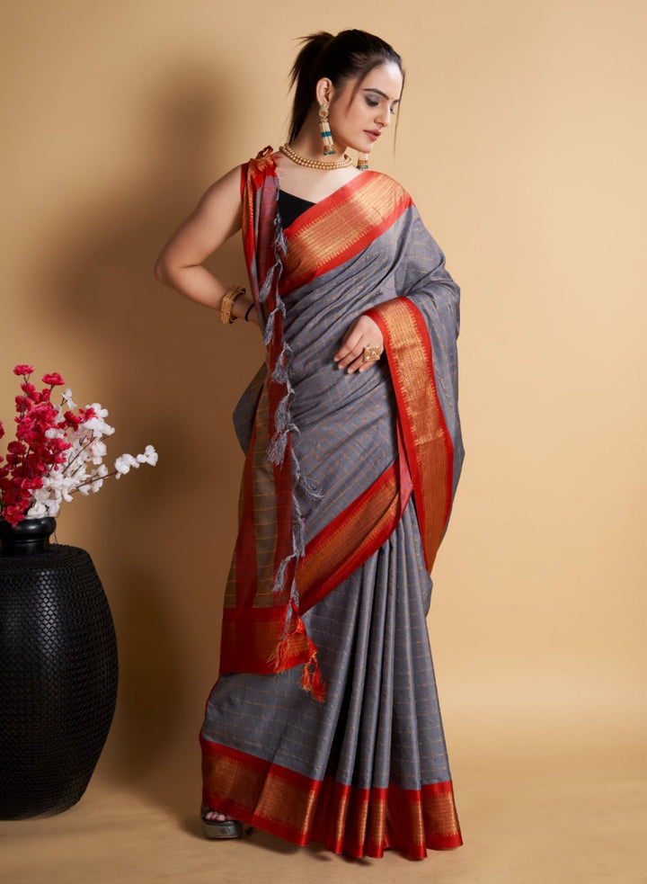  ‎Banarasi Saree