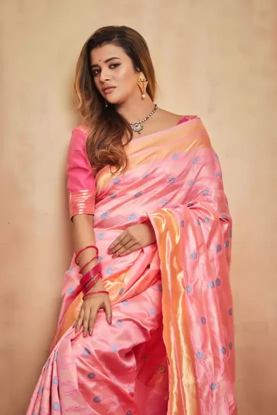 Women's designer cotton silk saree with blouse piece