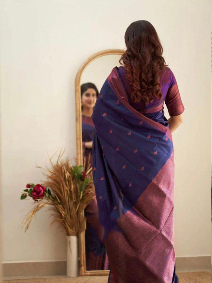 Buy Sarees (Saris) Online in Latest and Trendy Designs