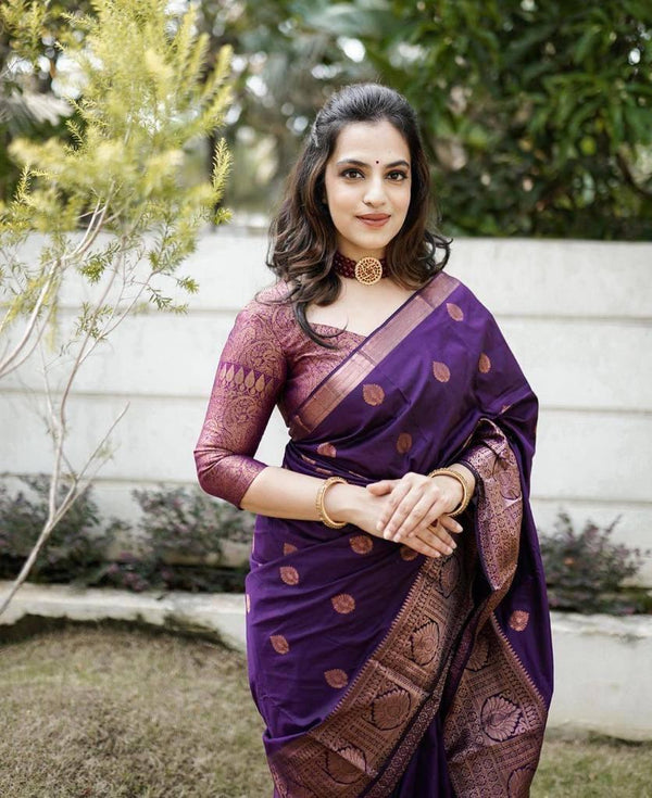 Kerala saree kasavu